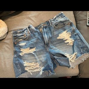 AMERICAN EAGLE MOM SHORTS!